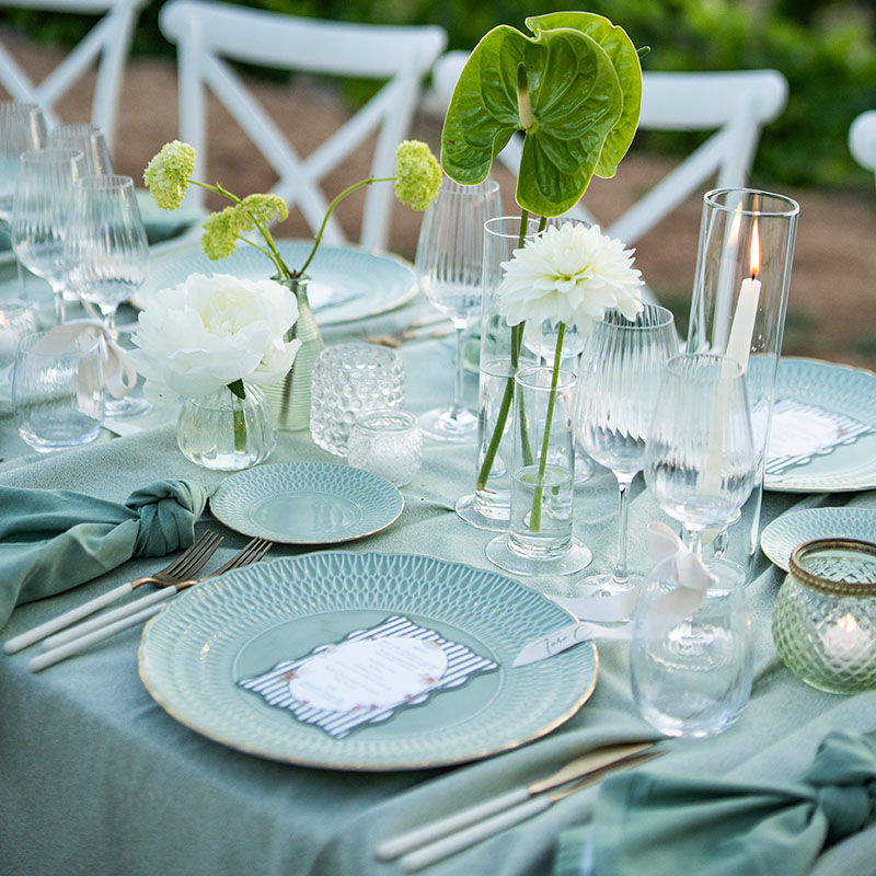 Elegant wedding table setting at Abba e Murta