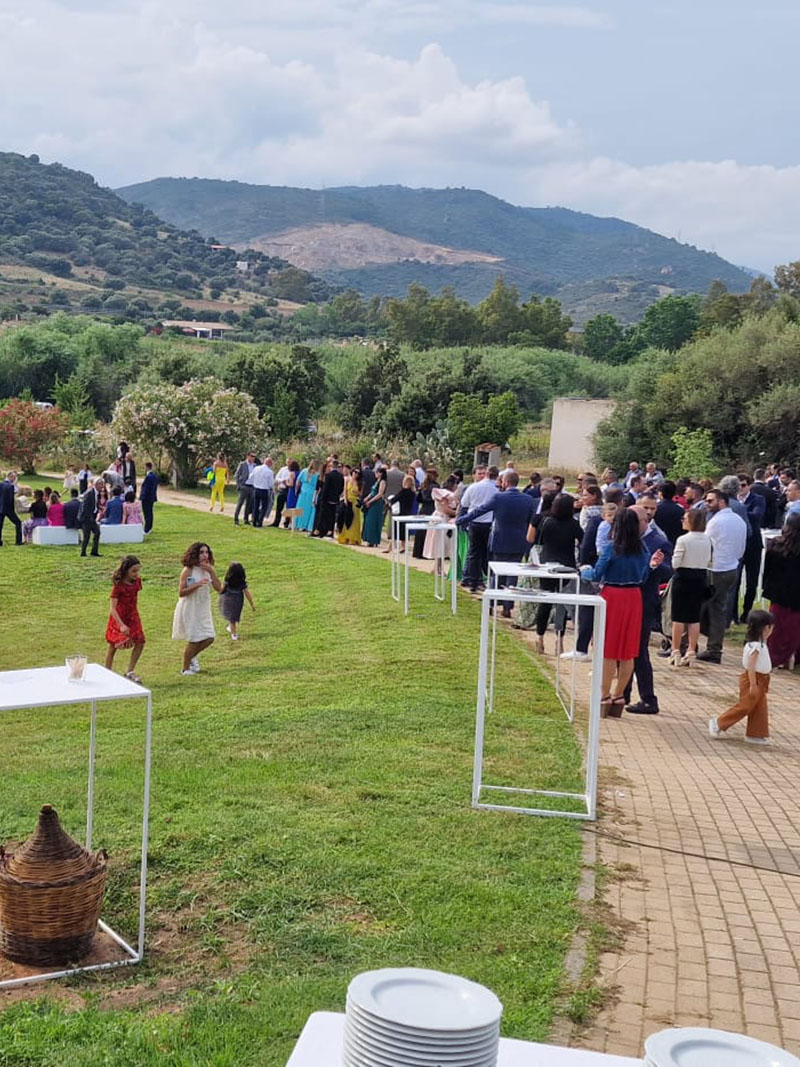 Wedding aperitif in the gardens